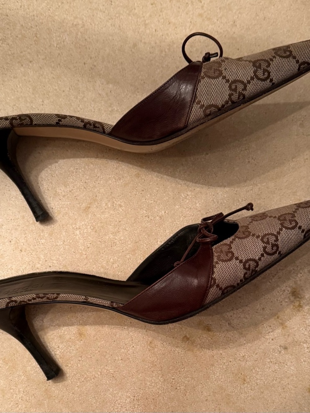 Gucci Brown GG Canvas Pointed Mules with Bow Trim - Picture 3 of 11